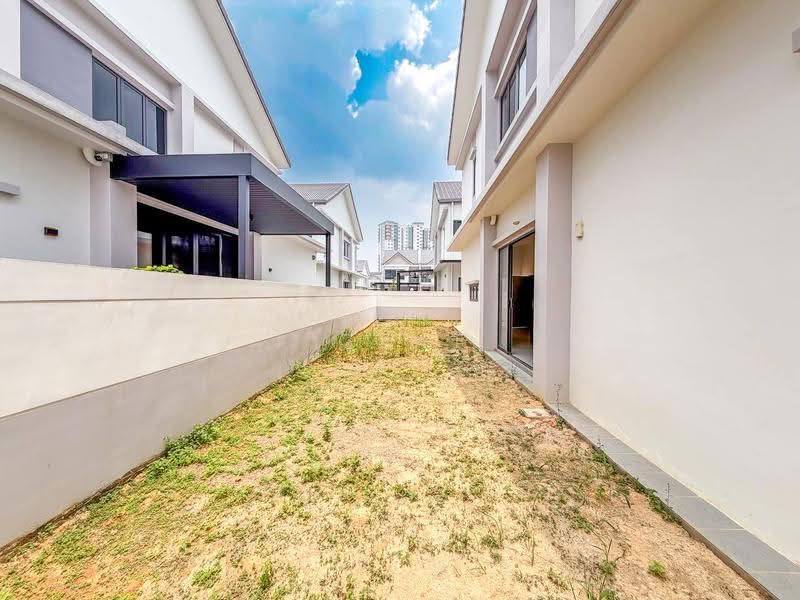 Semi-Detached House for Sale in Cyber 10 (Cyberjaya) - Izzat Zamros - Exterior - PropertyGuru.com.my