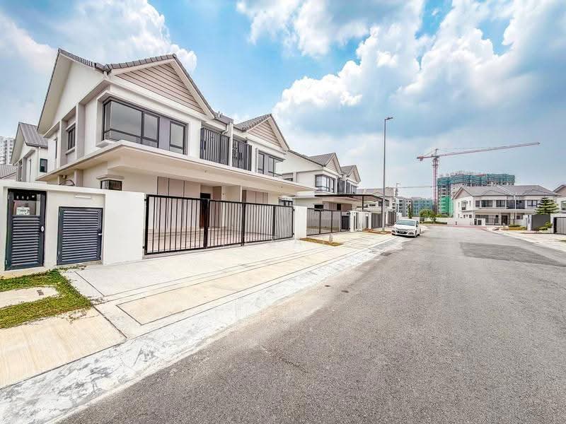 Semi-Detached House for Sale in Cyber 10 (Cyberjaya) - Izzat Zamros - Exterior - PropertyGuru.com.my
