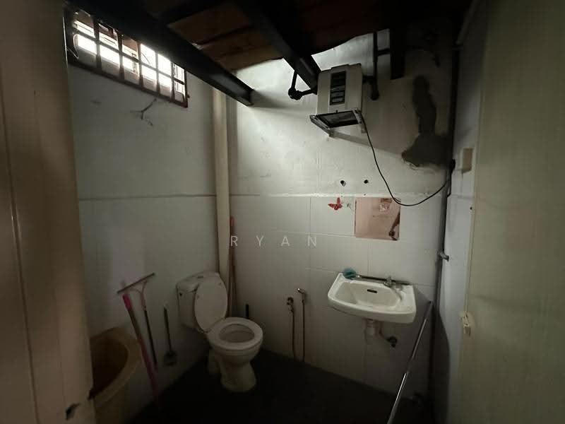 Shop / Office for Sale in Mergong (Alor Setar) - Ryan Ooi - Bathroom - PropertyGuru.com.my