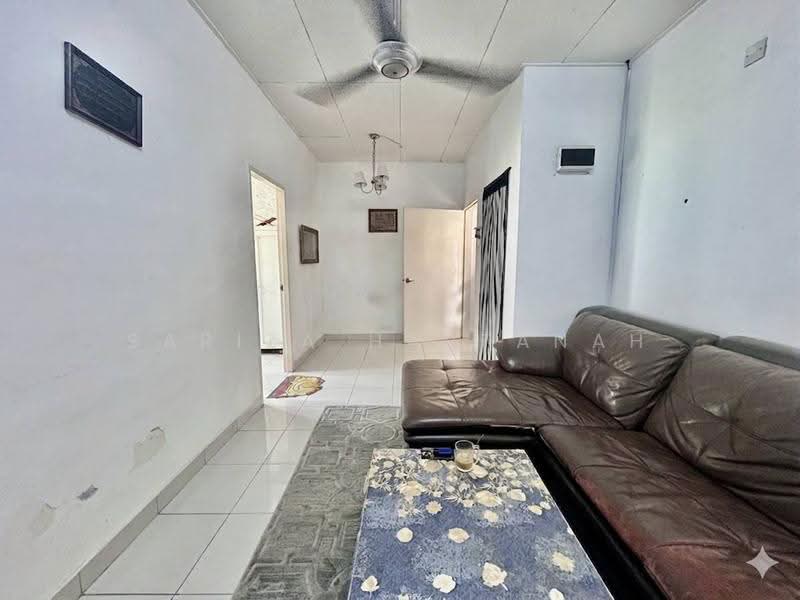 Apartment for Sale at Pangsapuri Sri Tanjung - Sariza Hartanah - Living Room - PropertyGuru.com.my