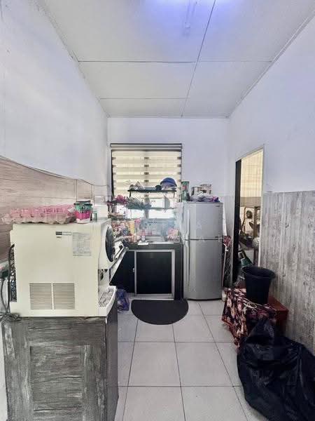Apartment for Sale at Pangsapuri Sri Tanjung - Sariza Hartanah - Kitchen - PropertyGuru.com.my