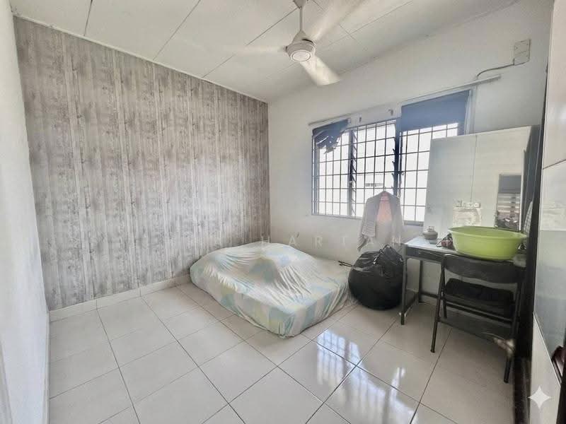 Apartment for Sale at Pangsapuri Sri Tanjung - Sariza Hartanah - Bedroom - PropertyGuru.com.my