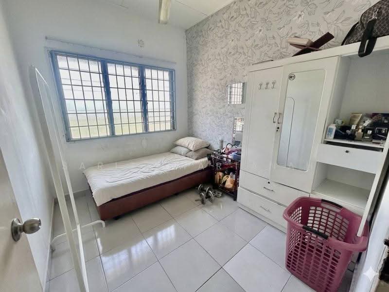Apartment for Sale at Pangsapuri Sri Tanjung - Sariza Hartanah - Bedroom - PropertyGuru.com.my