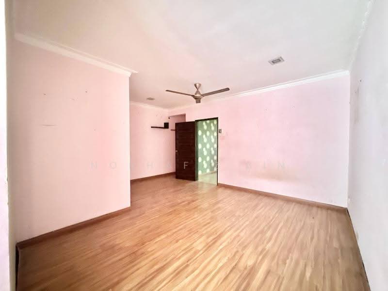 3-storey Terraced House for Sale in Seksyen U5 (Shah Alam) - Norhafiz Bin Mohd Nor - Living Room - PropertyGuru.com.my