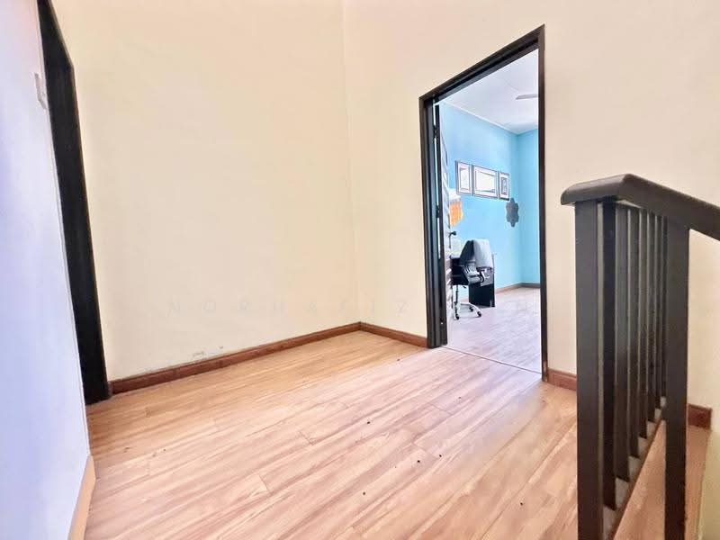 3-storey Terraced House for Sale in Seksyen U5 (Shah Alam) - Norhafiz Bin Mohd Nor - Corridor - PropertyGuru.com.my