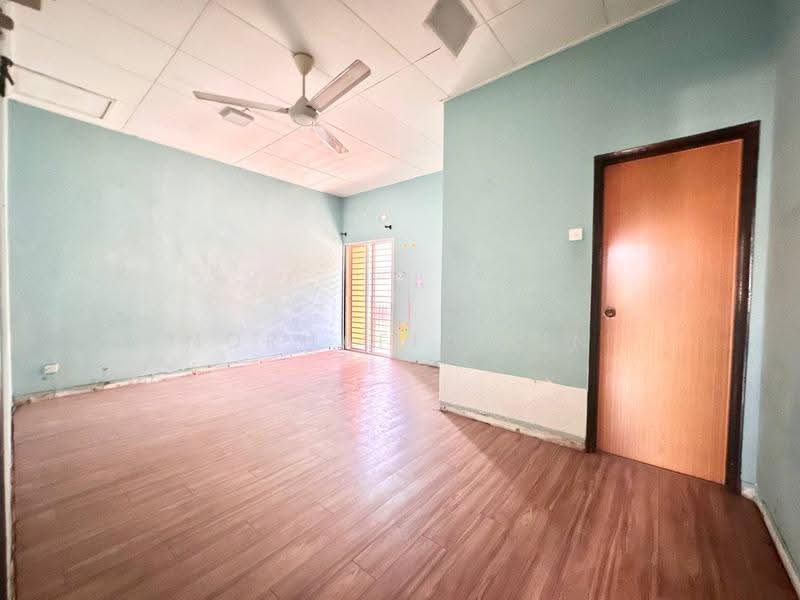 3-storey Terraced House for Sale in Seksyen U5 (Shah Alam) - Norhafiz Bin Mohd Nor - Living Room - PropertyGuru.com.my