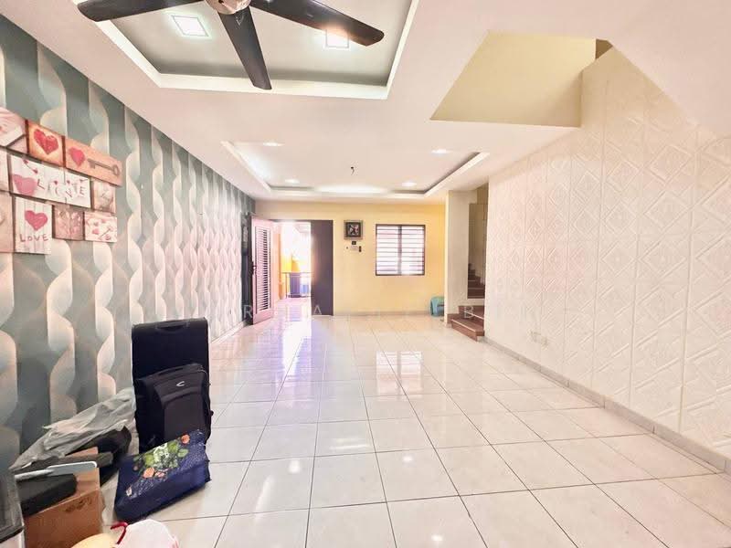 3-storey Terraced House for Sale in Seksyen U5 (Shah Alam) - Norhafiz Bin Mohd Nor - Living Room - PropertyGuru.com.my