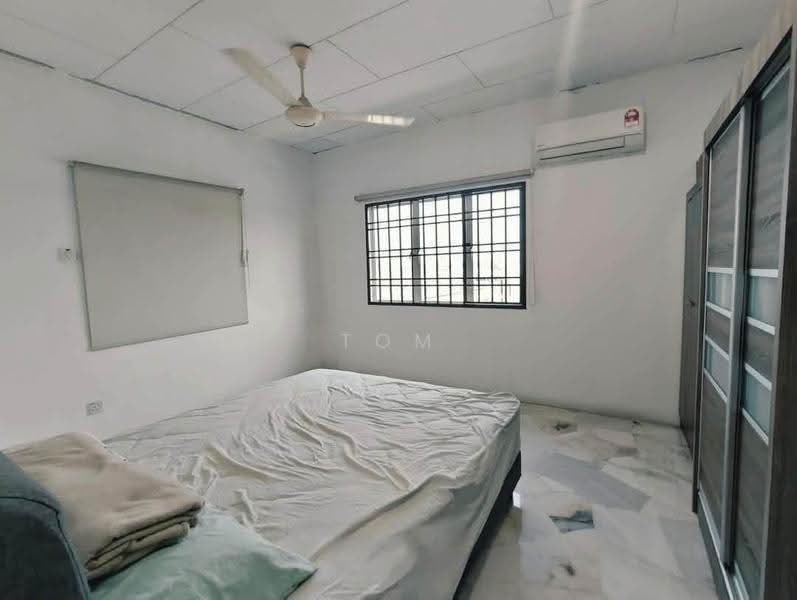 Semi-Detached House for Sale in Taman Eng Ann (Klang) - Tom Lee - Bedroom - PropertyGuru.com.my
