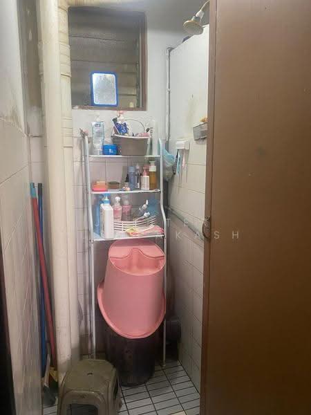 Rumah Flat untuk Dijual di Pangsapuri Cempaka - Jupiter Pushpakash - Bathroom - PropertyGuru.com.my