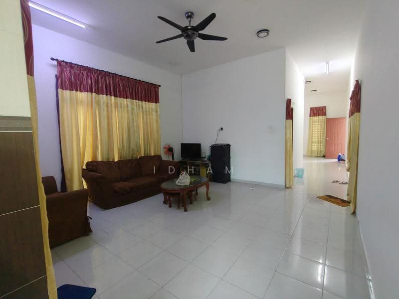 Semi-Detached House for Sale in Taman Jack Bandar Baru Kuantan Putri (Kuantan) - Idham Che'Ali - Living Room - PropertyGuru.com.my