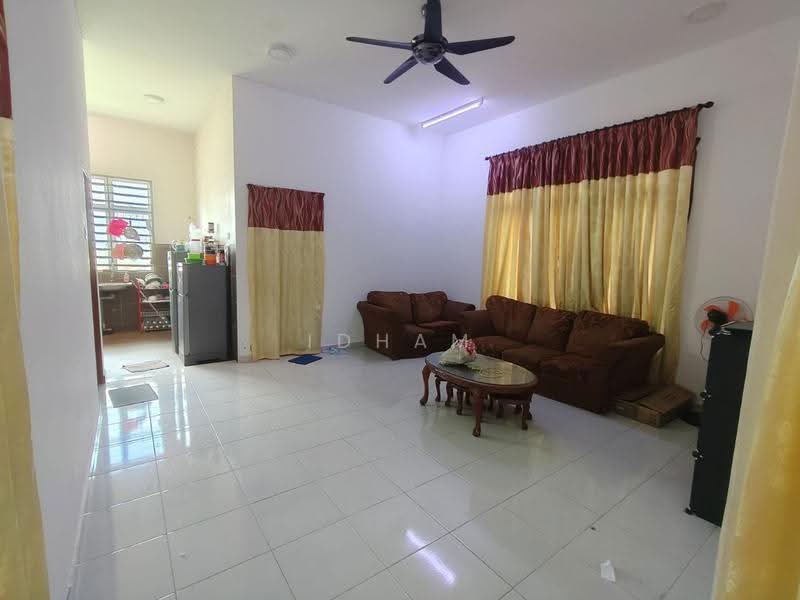 Semi-Detached House for Sale in Taman Jack Bandar Baru Kuantan Putri (Kuantan) - Idham Che'Ali - Living Room - PropertyGuru.com.my