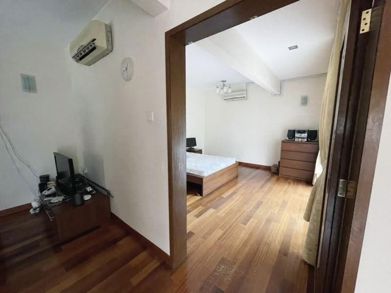 Rumah Berkembar untuk Dijual di Taman Yarl (Jalan Klang Lama (Old Klang Road)) - Eric Lau Mun Chung - Bedroom - PropertyGuru.com.my