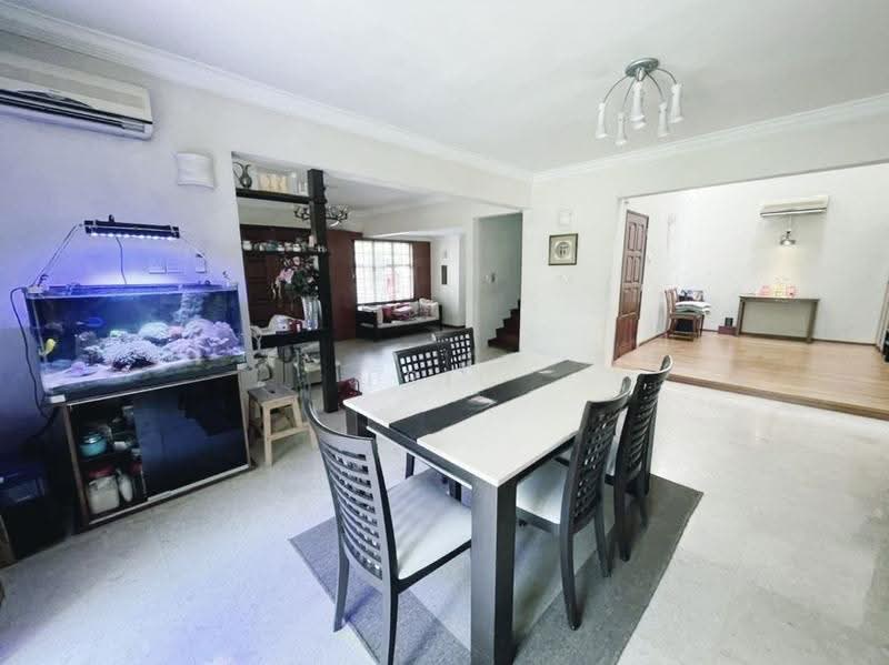 Rumah Berkembar untuk Dijual di Taman Yarl (Jalan Klang Lama (Old Klang Road)) - Eric Lau Mun Chung - Living Room - PropertyGuru.com.my
