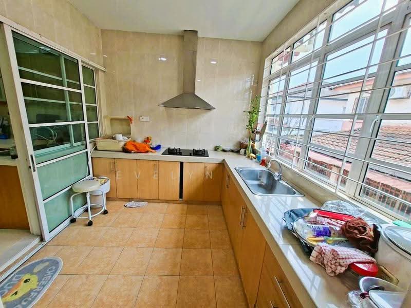 Rumah Teres 2-Tingkat untuk Dijual di Saujana Damansara (Damansara Damai) - Evelyn Lee - Kitchen - PropertyGuru.com.my