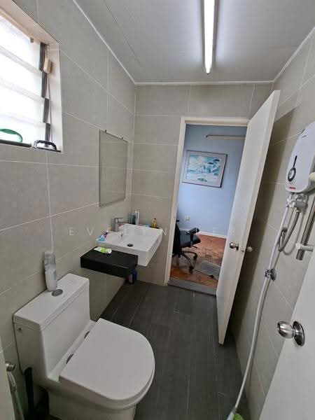 Rumah Teres 2-Tingkat untuk Dijual di Saujana Damansara (Damansara Damai) - Evelyn Lee - Bathroom - PropertyGuru.com.my