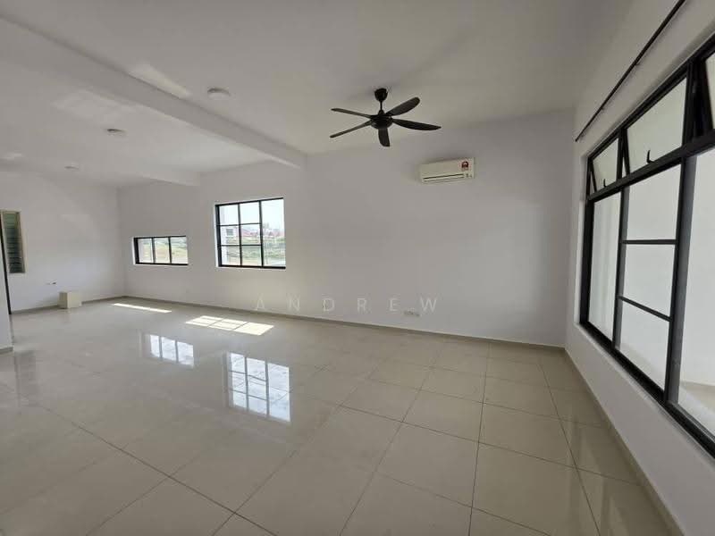 2-storey Terraced House for Sale in Taman Desa Tebrau (Tebrau) - Andrew Teo - Living Room - PropertyGuru.com.my