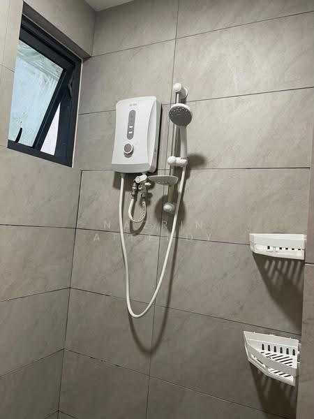 Service Residence for Rent at Kampung Melayu Subang - Nazrin Affendy - Bathroom - PropertyGuru.com.my