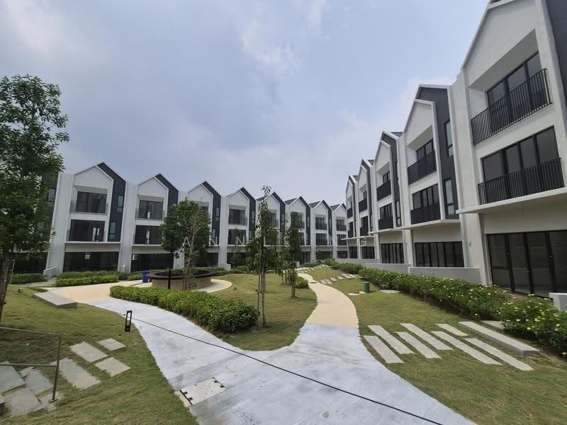 Rumah Teres 3-Tingkat untuk Dijual di Petaling Jaya (Selangor) - Annie Ng - Exterior - PropertyGuru.com.my