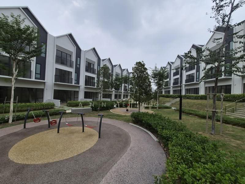 Rumah Teres 3-Tingkat untuk Dijual di Petaling (Negeri Sembilan) - Annie Ng - Exterior - PropertyGuru.com.my