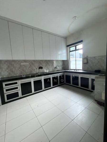 Rumah Kluster untuk Dijual di Taman Sutera Utama (Skudai) - Michael Ah Kang - Kitchen - PropertyGuru.com.my