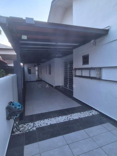 Rumah Kluster untuk Dijual di Taman Johor Jaya (Johor Bahru) - Calvin Lee - Exterior - PropertyGuru.com.my