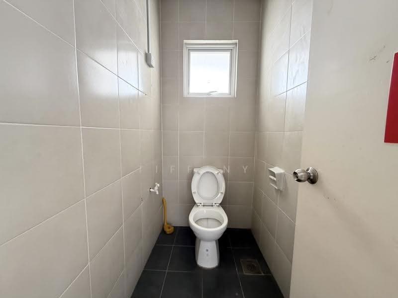 Shop / Office for Rent in Rawang (Selangor) - Tiffany Yang - Bathroom - PropertyGuru.com.my