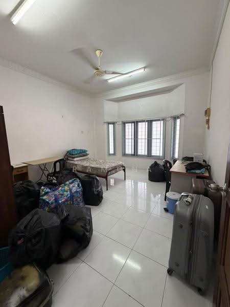 Rumah Teres 2-Tingkat untuk Dijual di Taman Bukit Melaka (Bukit Baru) - Ramona Tan - Bedroom - PropertyGuru.com.my