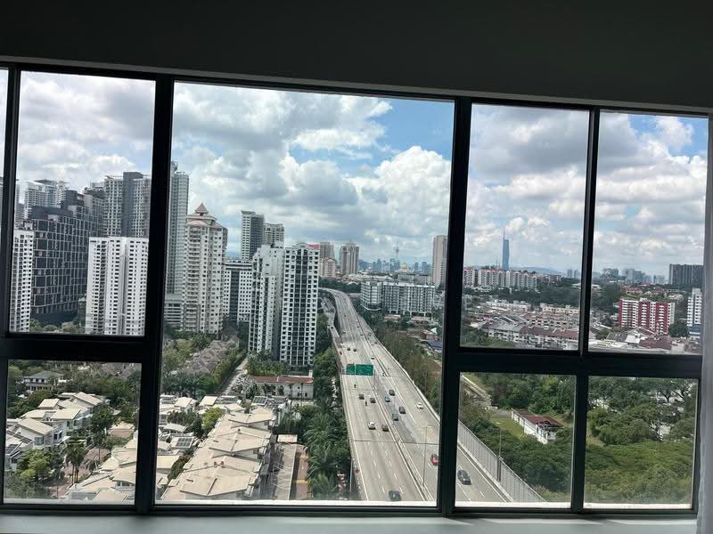 Kediaman Servis untuk Dijual di Gateway Kiaramas Residences - Fendi Eve - View - PropertyGuru.com.my