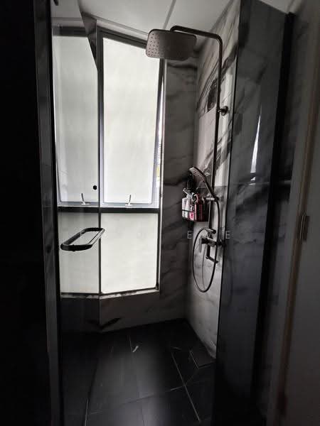 Kediaman Servis untuk Dijual di Gateway Kiaramas Residences - Fendi Eve - Bathroom - PropertyGuru.com.my