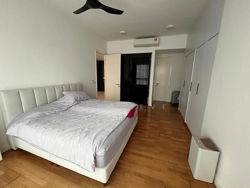 Kediaman Servis untuk Dijual di Gateway Kiaramas Residences - Fendi Eve - Bedroom - PropertyGuru.com.my