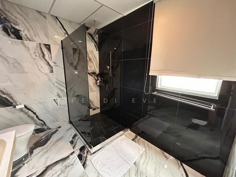 Kediaman Servis untuk Dijual di Gateway Kiaramas Residences - Fendi Eve - Bathroom - PropertyGuru.com.my