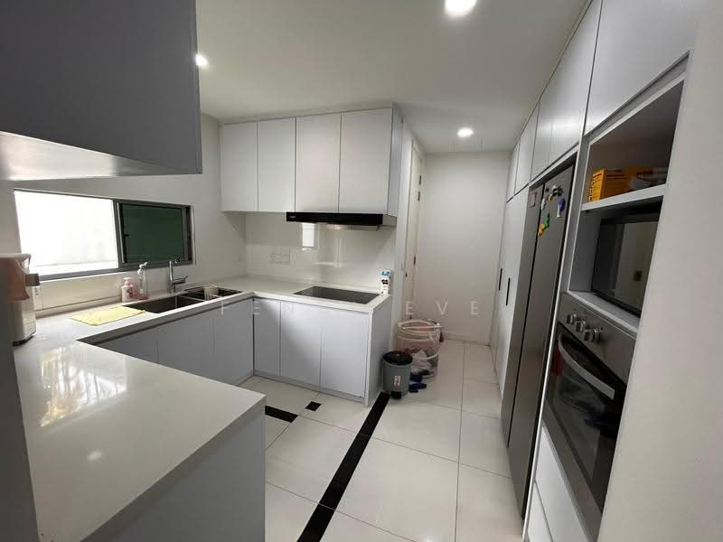 Kediaman Servis untuk Dijual di Gateway Kiaramas Residences - Fendi Eve - Kitchen - PropertyGuru.com.my