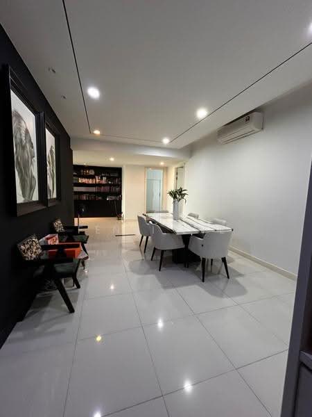 Kediaman Servis untuk Dijual di Gateway Kiaramas Residences - Fendi Eve - Dining Room - PropertyGuru.com.my