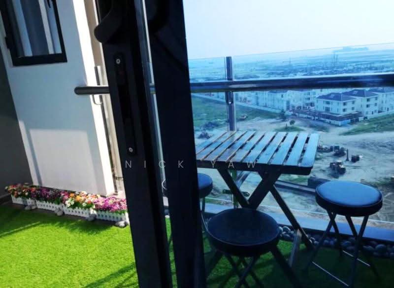 Kediaman Servis untuk Disewa di Atlantis Residences (Pangsapuri Atlantis Kota Syahbandar) - Nick Yaw - Balcony - PropertyGuru.com.my