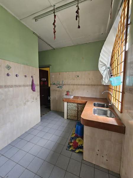 1-storey Terraced House for Sale in Taman Desa Kesang (Kesang) - Kiera Wong - Kitchen - PropertyGuru.com.my
