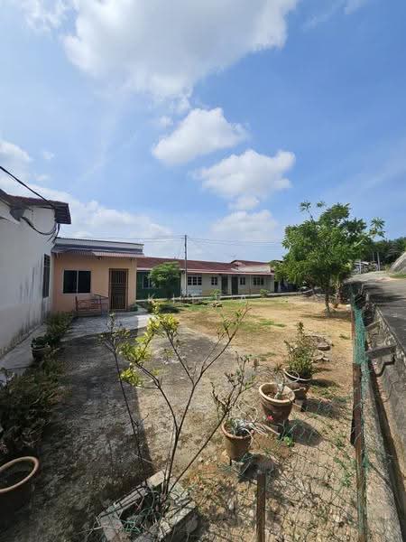 1-storey Terraced House for Sale in Taman Desa Kesang (Kesang) - Kiera Wong - Exterior - PropertyGuru.com.my