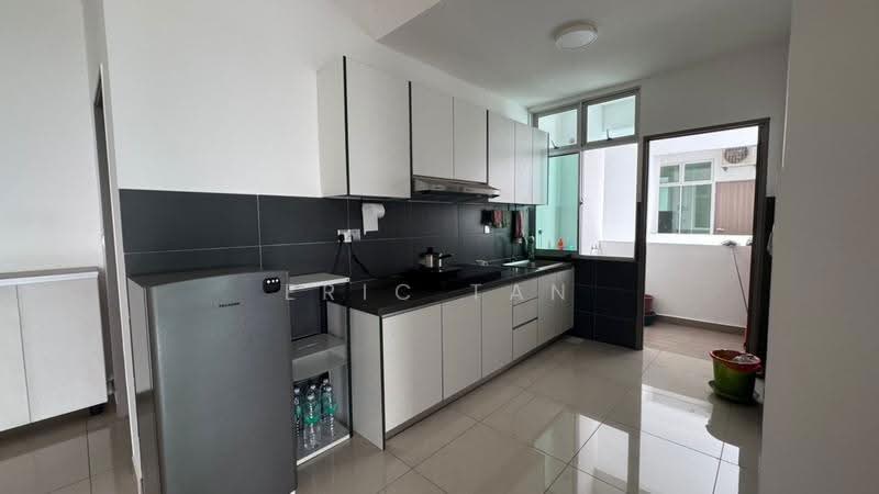 Kediaman Servis untuk Dijual di SKS Habitat - Eric Tan - Kitchen - PropertyGuru.com.my