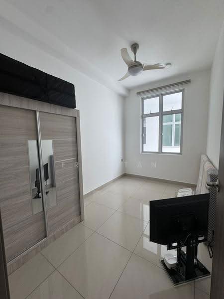Kediaman Servis untuk Dijual di SKS Habitat - Eric Tan - Bedroom - PropertyGuru.com.my