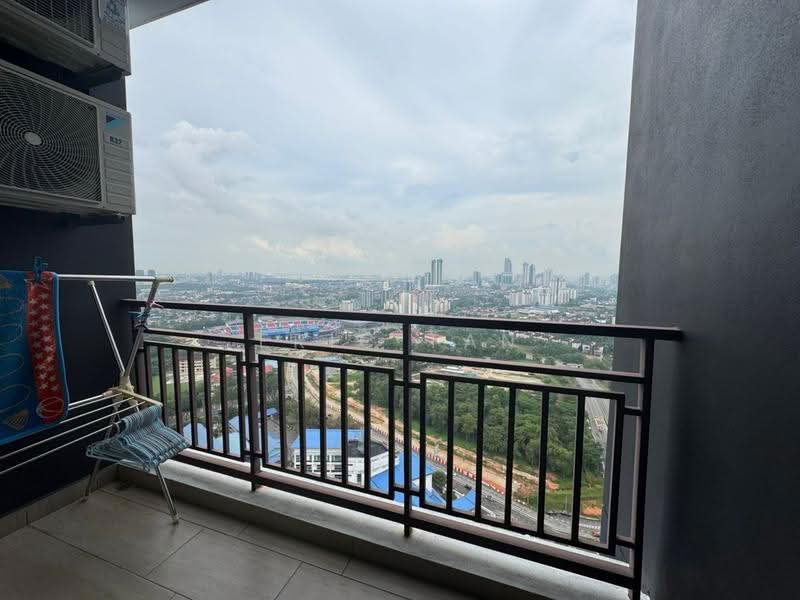Kediaman Servis untuk Dijual di SKS Habitat - Eric Tan - Balcony - PropertyGuru.com.my