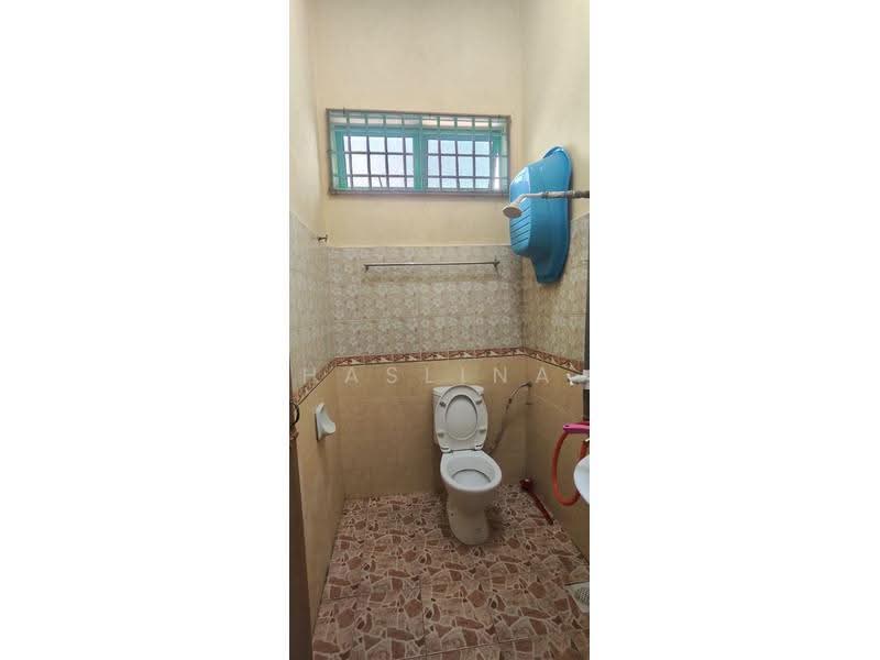 Bungalow House for Sale in Kubang Kerian (Kelantan) - Haslina Ismail - Bathroom - PropertyGuru.com.my