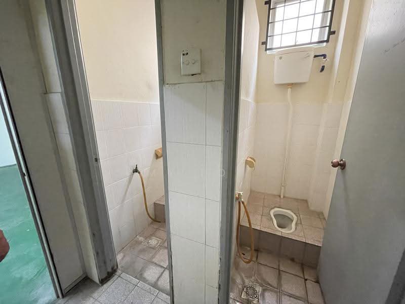 Shop for Rent in Prima Selayang (Selayang) - MY Loh - Bathroom - PropertyGuru.com.my