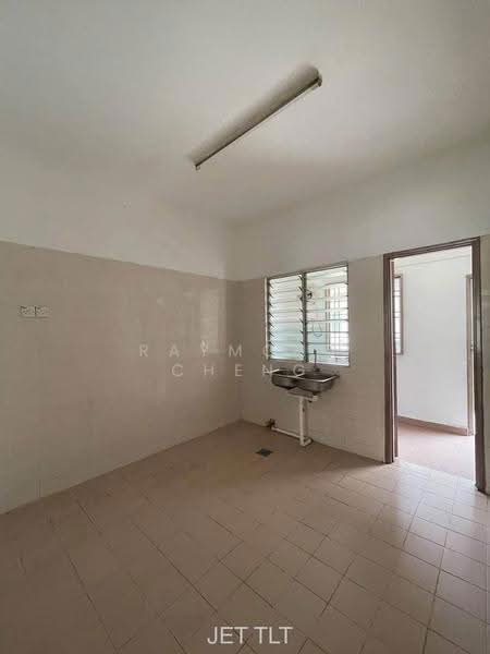 Rumah Teres untuk Dijual di Bandar Botanic (Klang) - Raymond Cheng - Kitchen - PropertyGuru.com.my