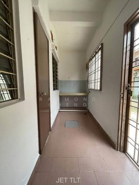 Rumah Teres untuk Dijual di Bandar Botanic (Klang) - Raymond Cheng - Corridor - PropertyGuru.com.my