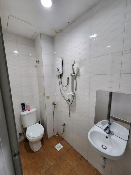 Kediaman Servis untuk Disewa di Ayuman Suites - Ashiken Mudzrin - Bathroom - PropertyGuru.com.my