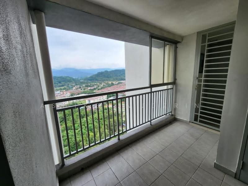 Kediaman Servis untuk Disewa di Ayuman Suites - Ashiken Mudzrin - Entrance Corner Lot - PropertyGuru.com.my