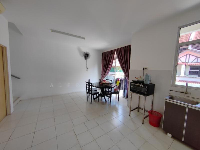 Rumah Bandar untuk Dijual di Butterworth (Penang) - Alfred Chua - Dining Room - PropertyGuru.com.my