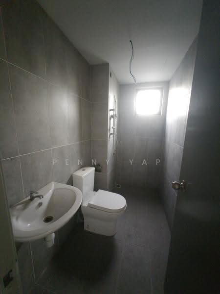 Kondominium untuk Dijual di Avia Plus, Bandar Country Homes - Penny Yap - Bathroom - PropertyGuru.com.my