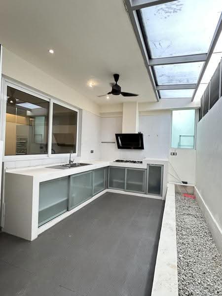 Townhouse for Rent in Bukit Kiara (Kuala Lumpur) - Wai Leng Lee - Kitchen - PropertyGuru.com.my