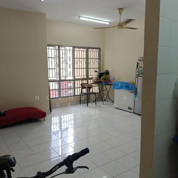 Apartment for Sale at Pangsapuri Kelana Impian - Norhuda Ab Rahman - Living Room - PropertyGuru.com.my