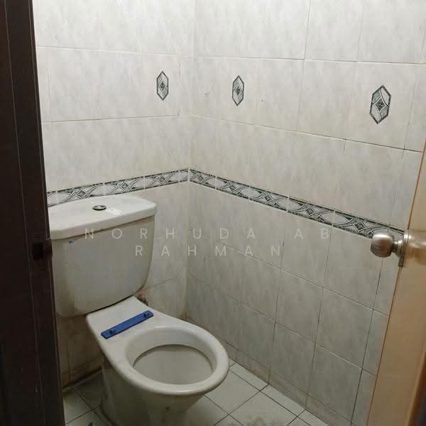 Apartment for Sale at Pangsapuri Kelana Impian - Norhuda Ab Rahman - Bathroom - PropertyGuru.com.my
